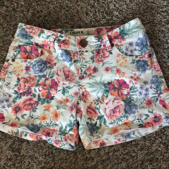 Floral shorts from Cotton On. - Picture 1 of 1